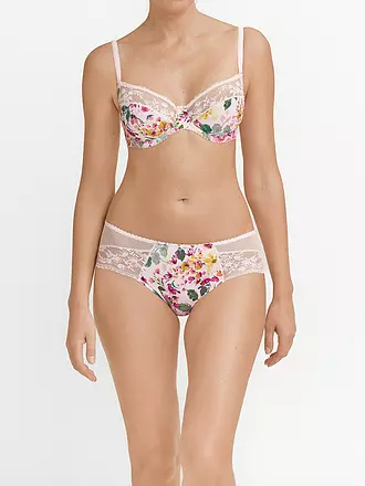 FELINA CONTURELLE | Braga BLOSSOM milkshake |